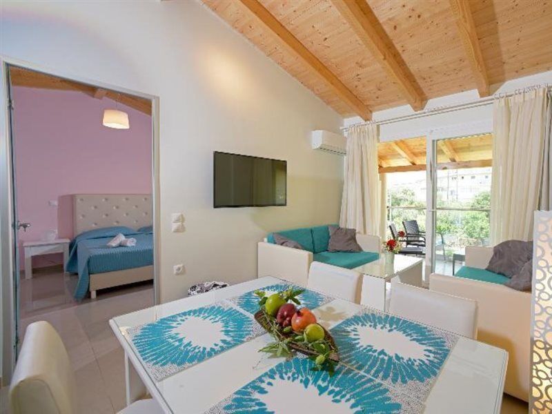 Palapart Gikas Suites And Studios Гоувия Экстерьер фото